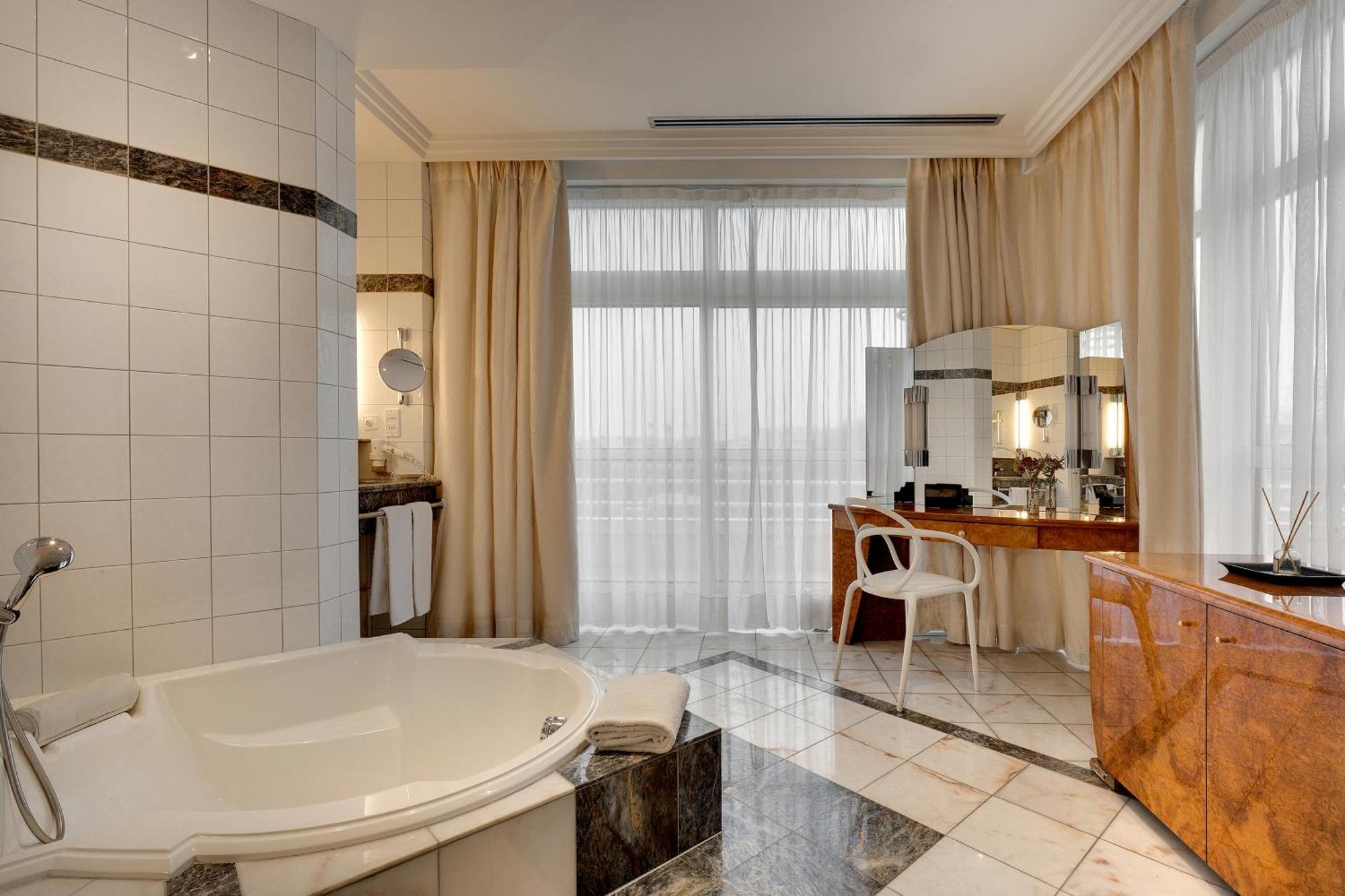Célestins Hotel 5*
